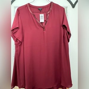 Georgette Embellished Neck Hi-Low Short Sleeve Blouse